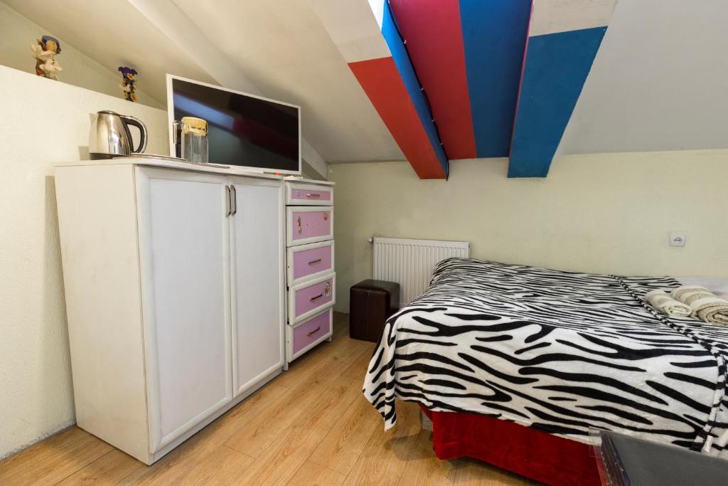 Tali Home room 4